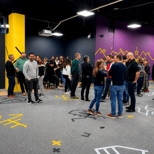 Evenement Entreprise Souriant 800x800 – Page Team Building Dans Nos Locaux - Test, réalité virtuelle chez Mankind VR